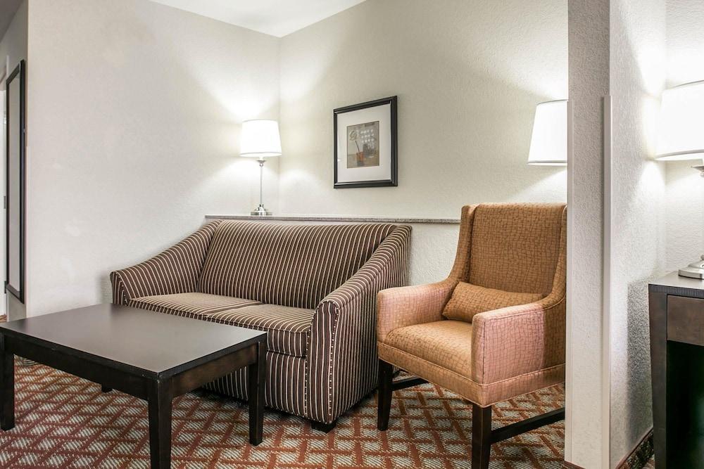 Comfort Suites Columbia Northeast - Fort Jackson المظهر الخارجي الصورة